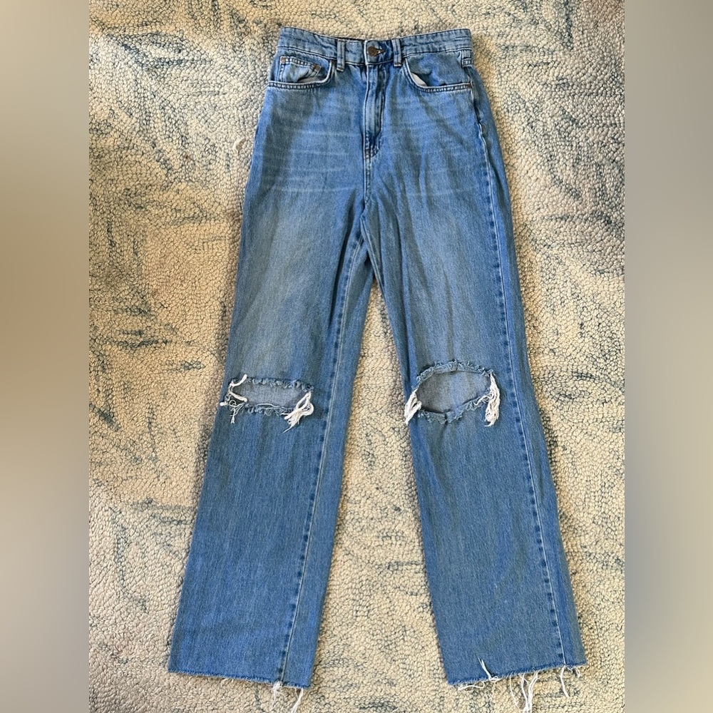 Stradivarius Women's 4 stressed denim. Long straight fit.